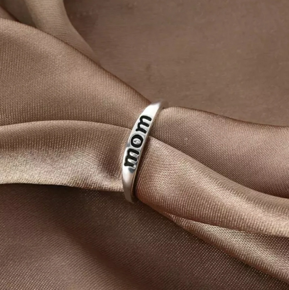 Silver tone Mom Ring - Picture 4 of 5